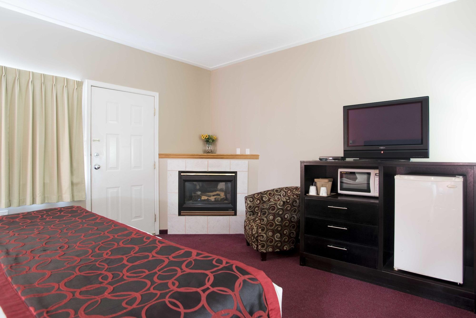 Hotel Ramada Limited 100 Mile House Exterior foto