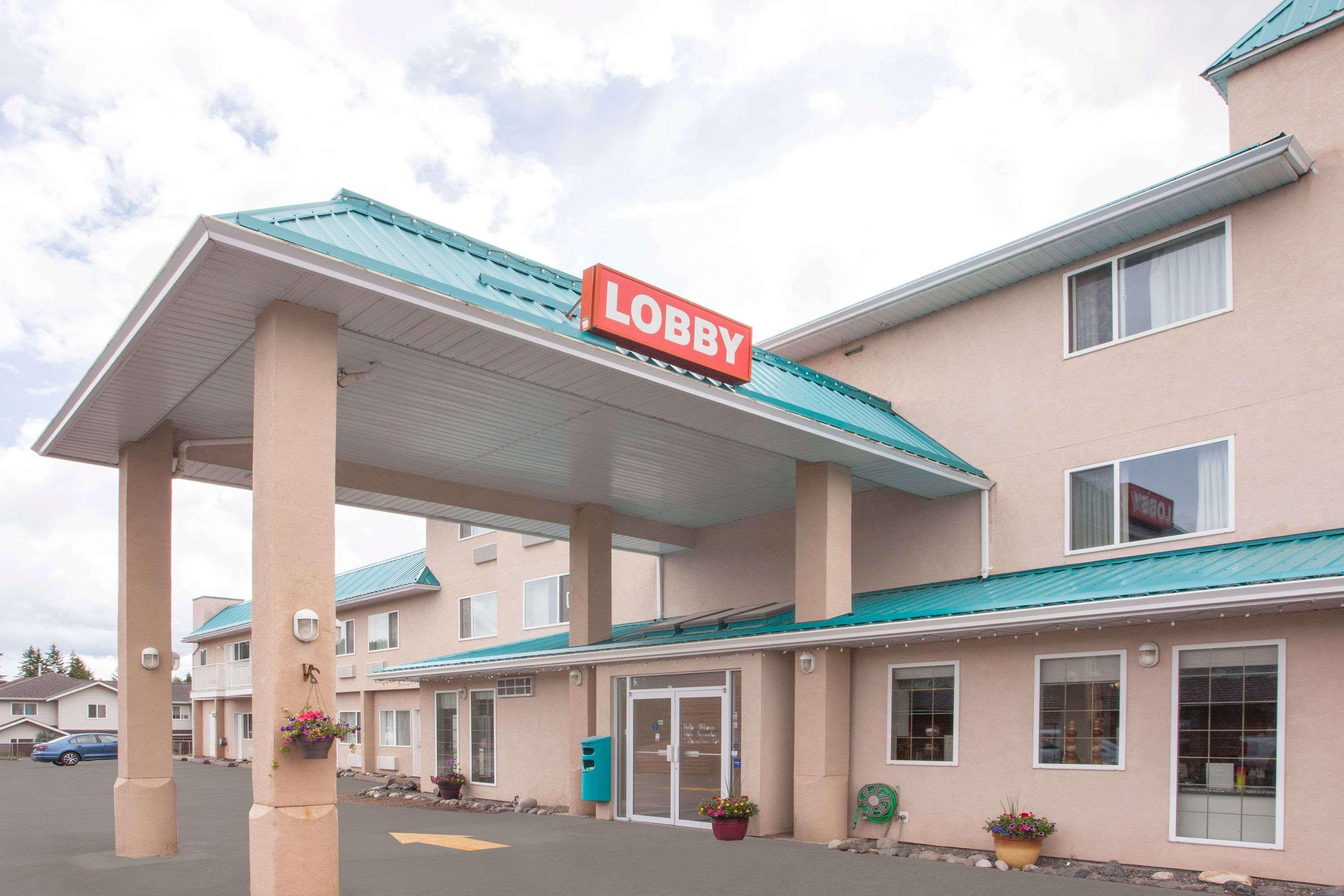 Hotel Ramada Limited 100 Mile House Exterior foto